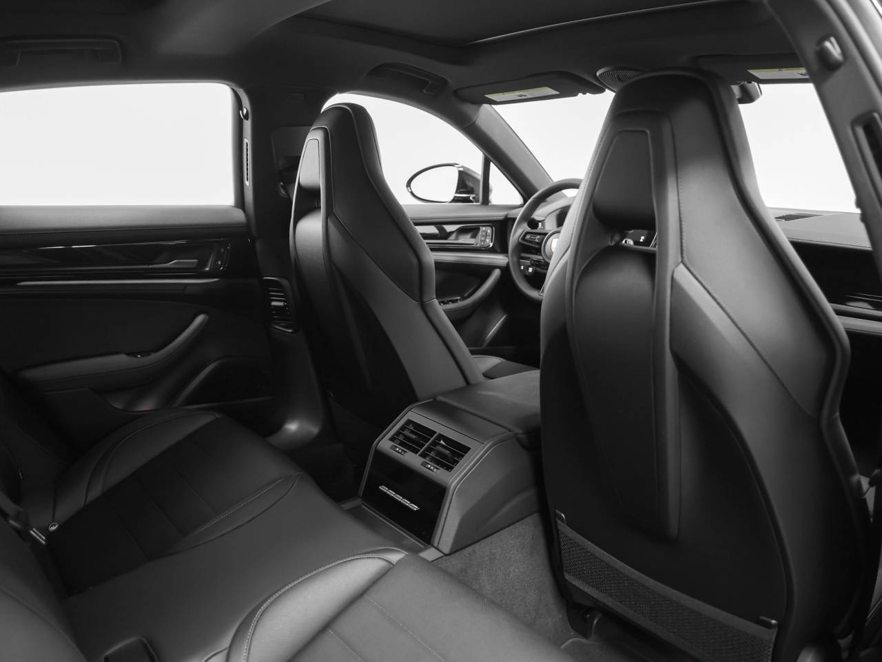 2026 Porsche Panamera 4