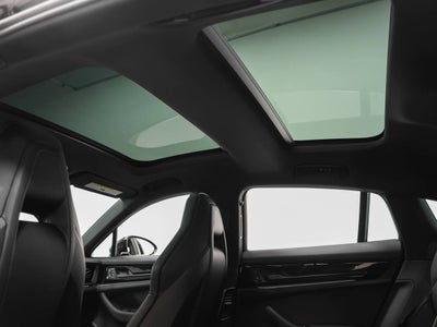 2026 Porsche Panamera 4