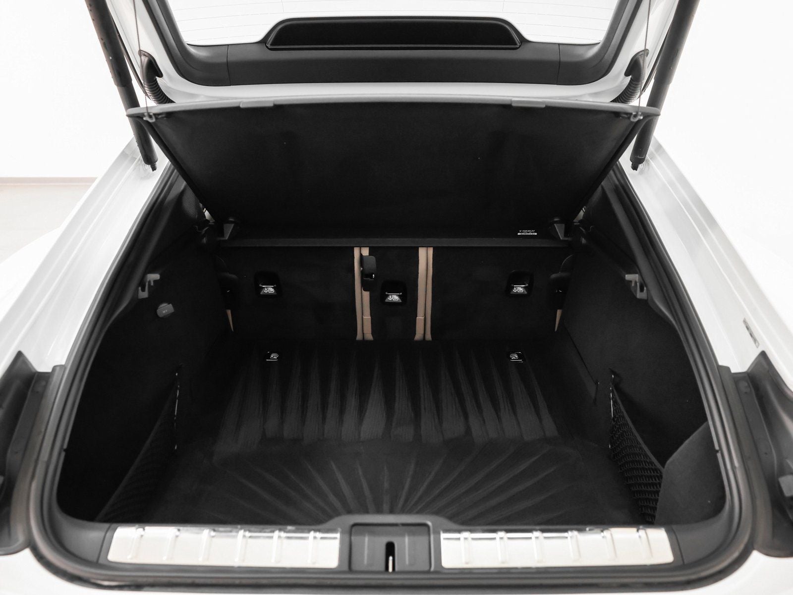 2025 Porsche Panamera 4