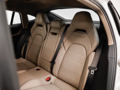 2025 Porsche Panamera 4