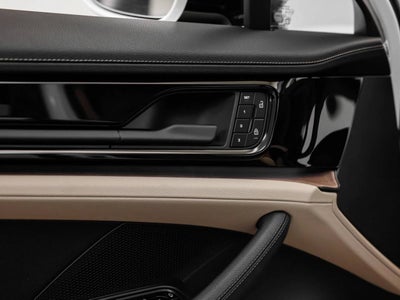 2025 Porsche Panamera 4