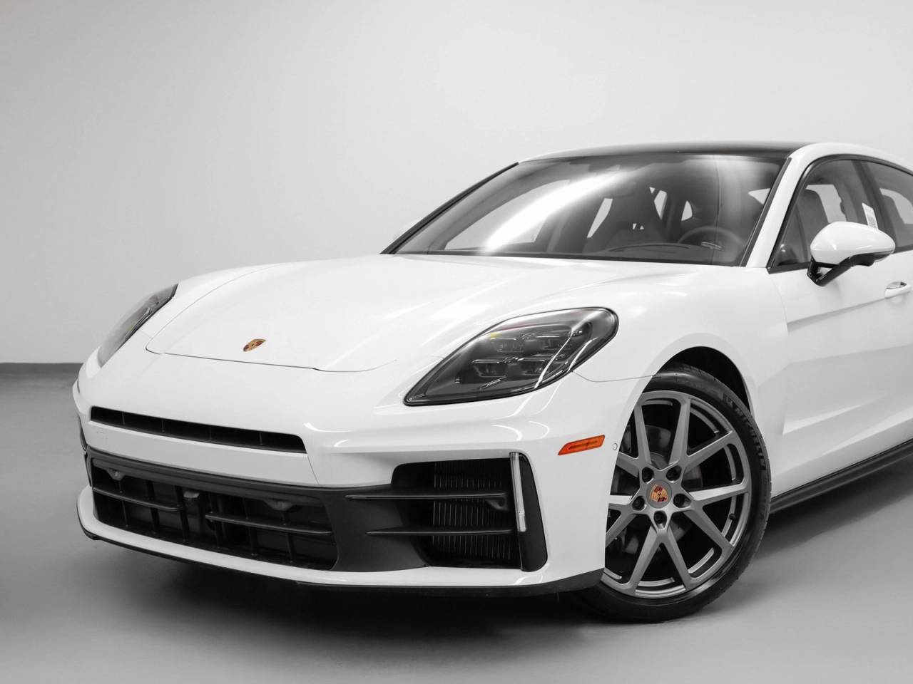 2025 Porsche Panamera 4