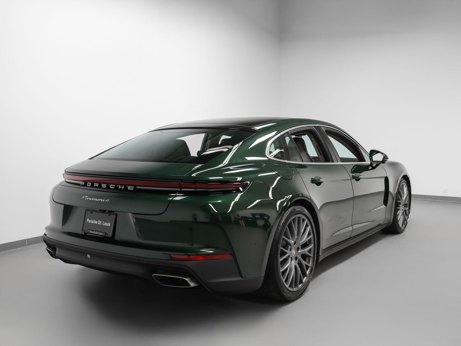2026 Porsche Panamera 4