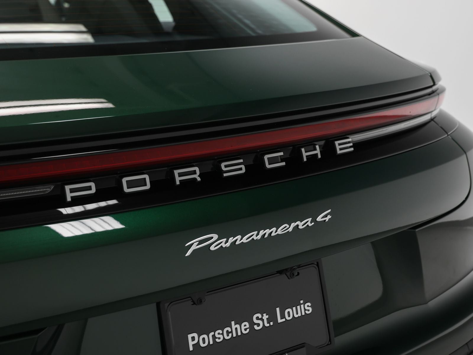 2026 Porsche Panamera 4