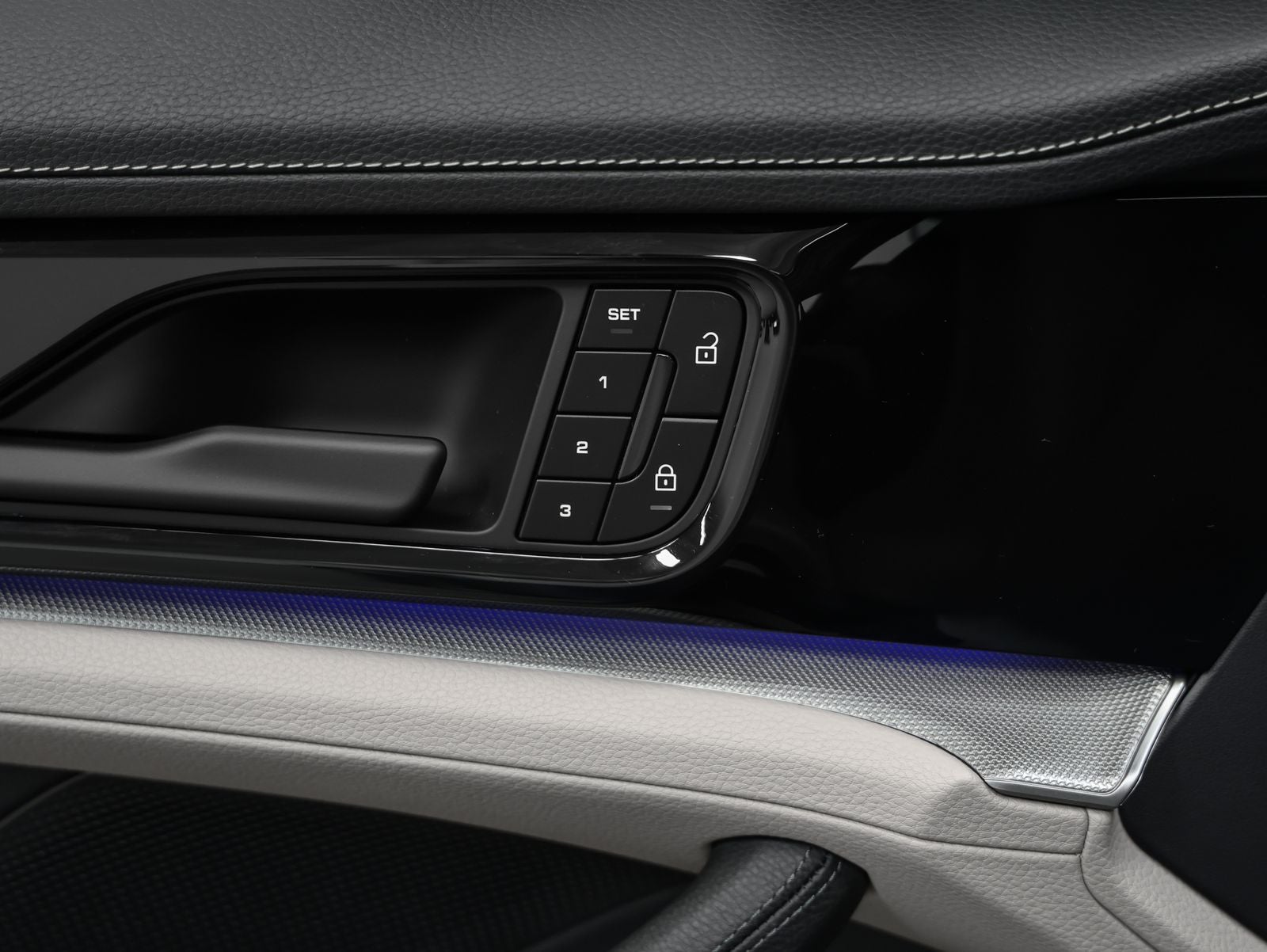 2026 Porsche Panamera 4