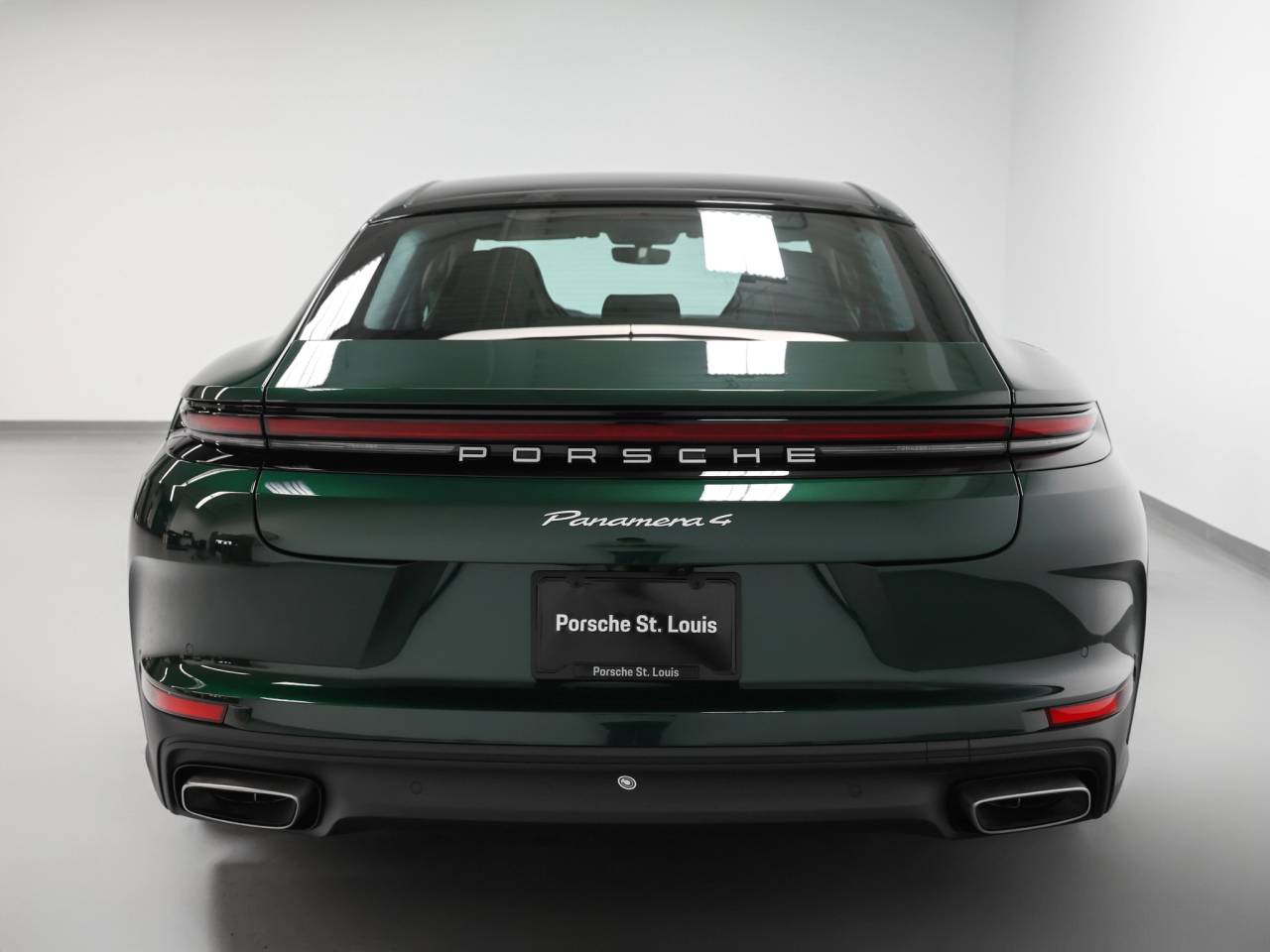 2026 Porsche Panamera 4
