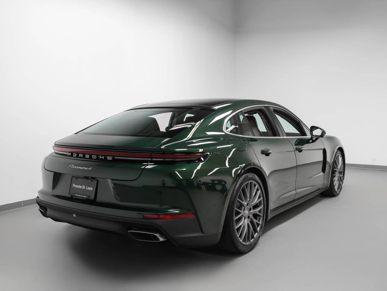 2026 Porsche Panamera 4