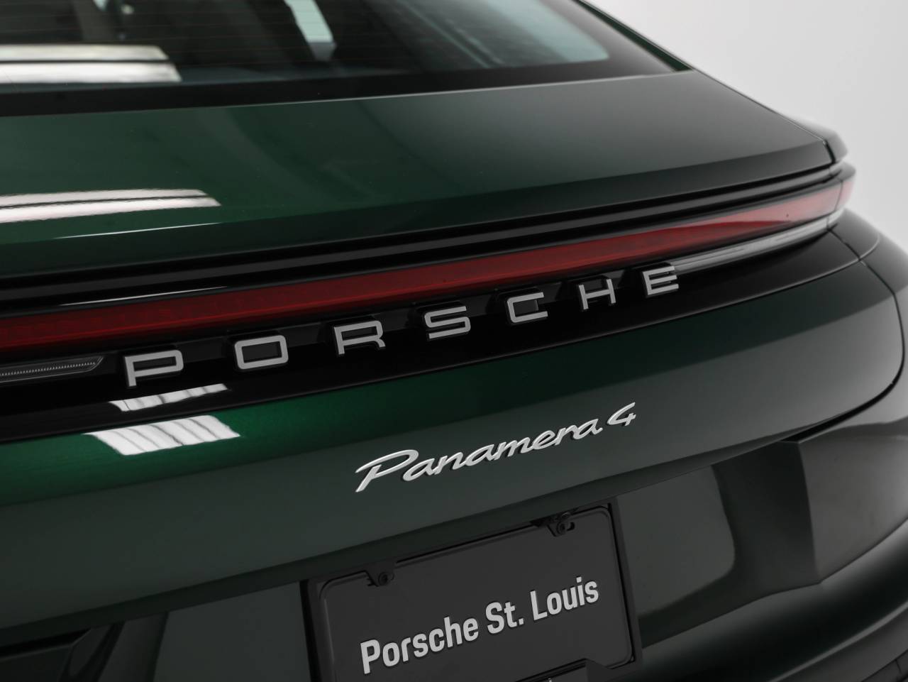 2026 Porsche Panamera 4