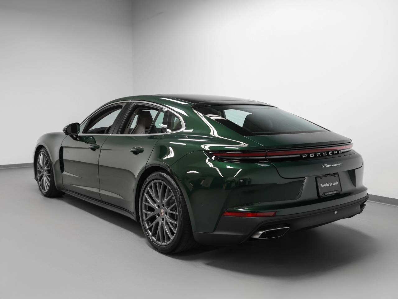 2026 Porsche Panamera 4