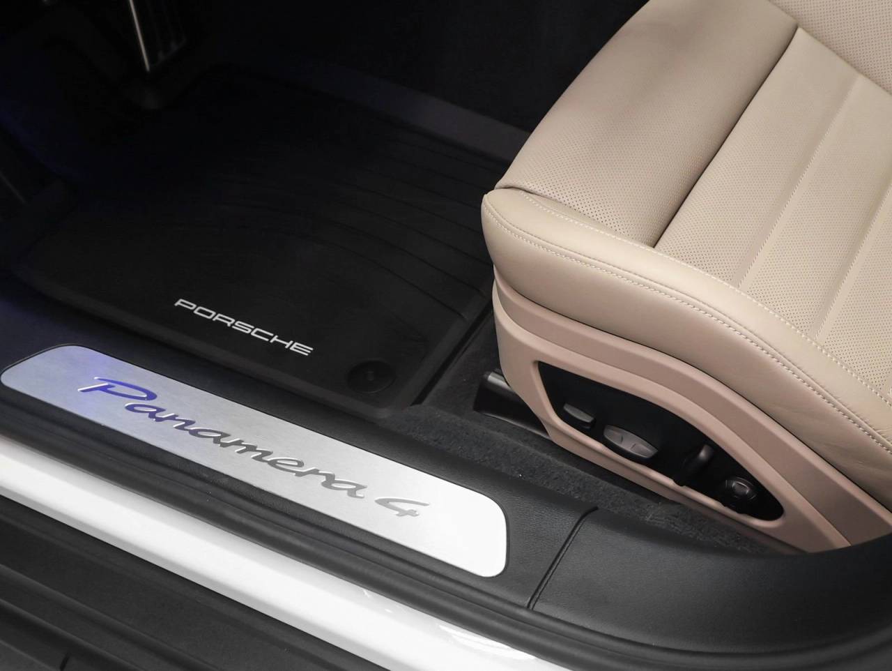 2025 Porsche Panamera Panamera 4