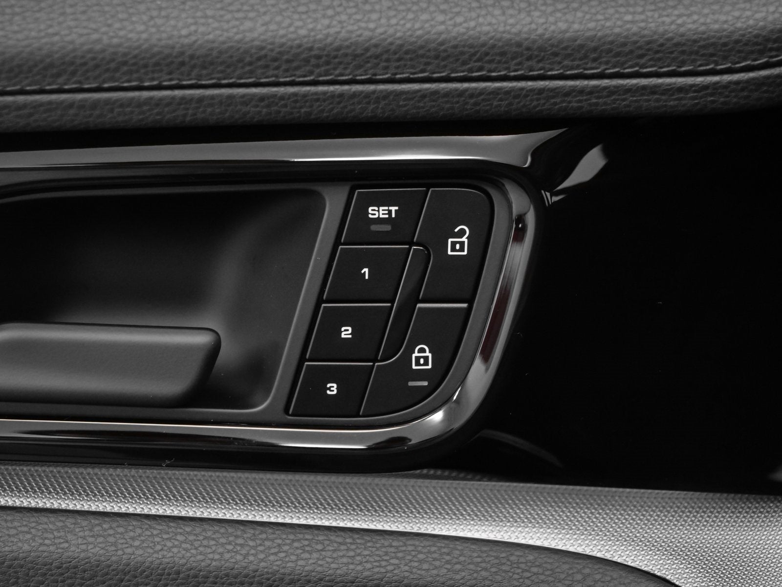 2025 Porsche Panamera 4