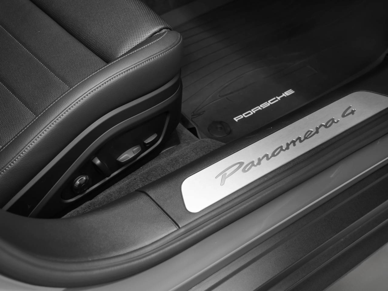 2025 Porsche Panamera Panamera 4
