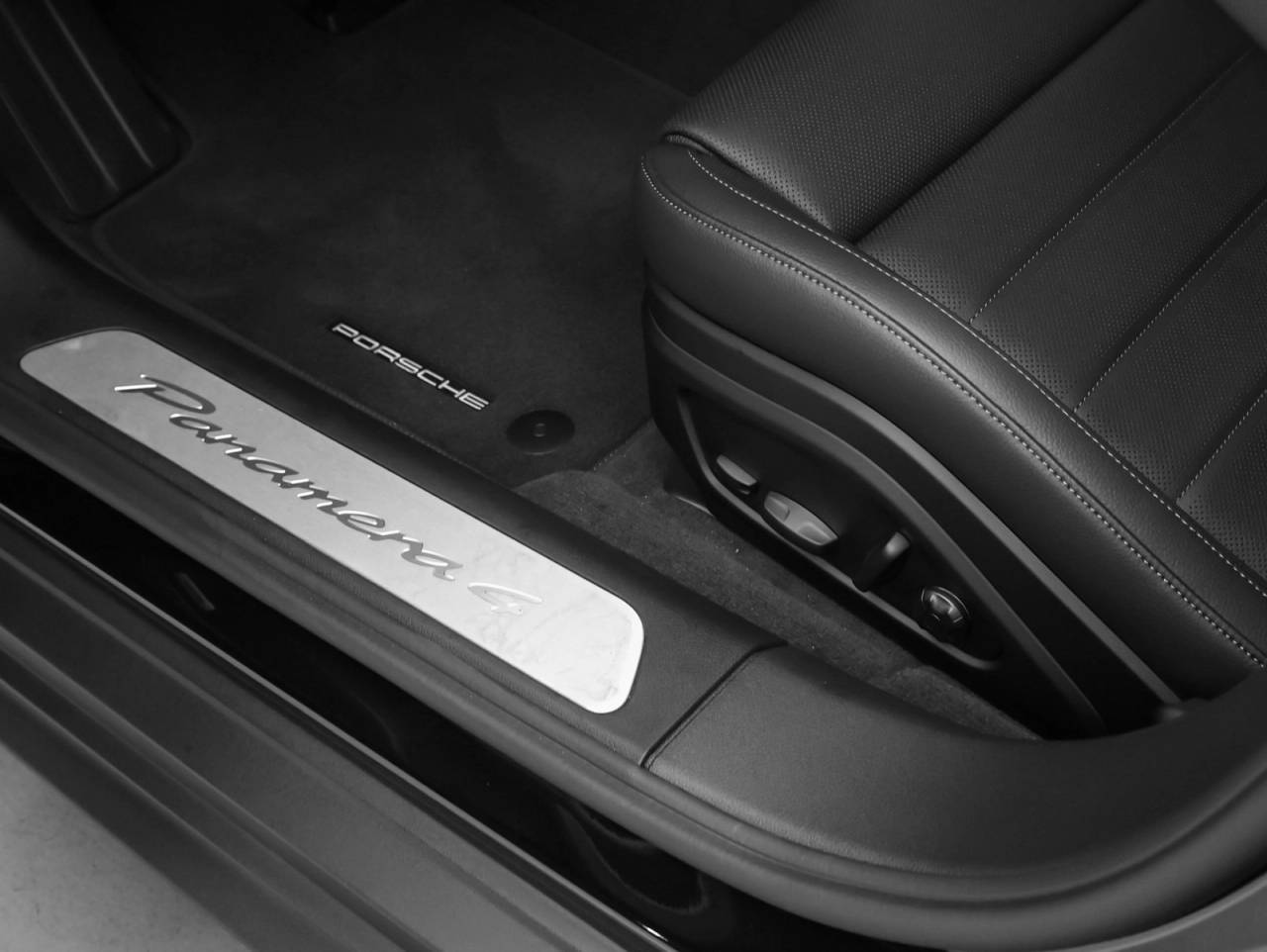 2025 Porsche Panamera Panamera 4