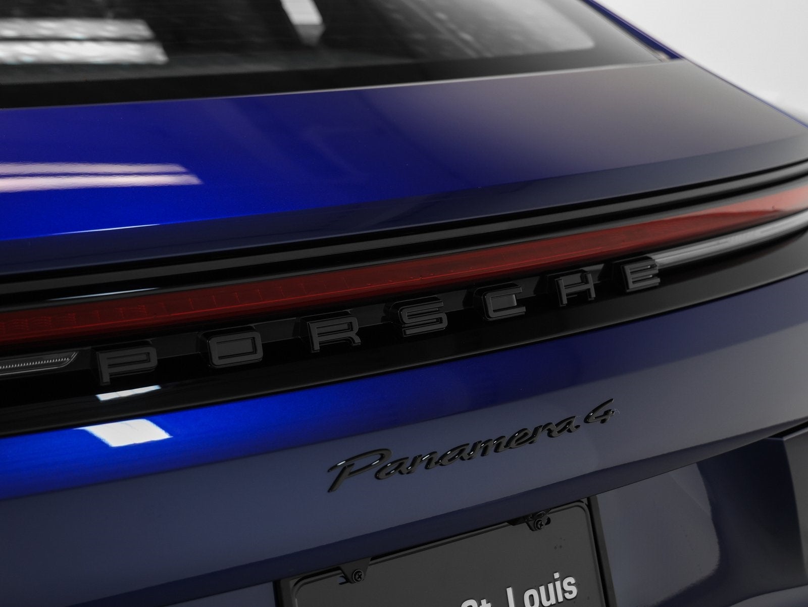 2026 Porsche Panamera 4