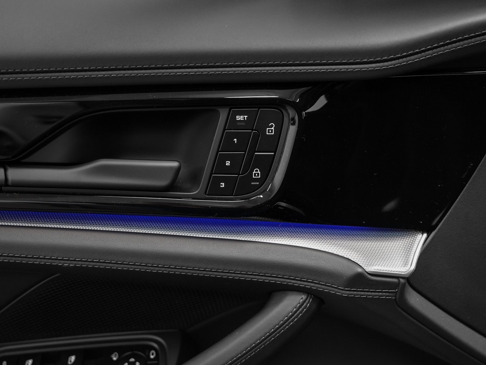 2026 Porsche Panamera 4