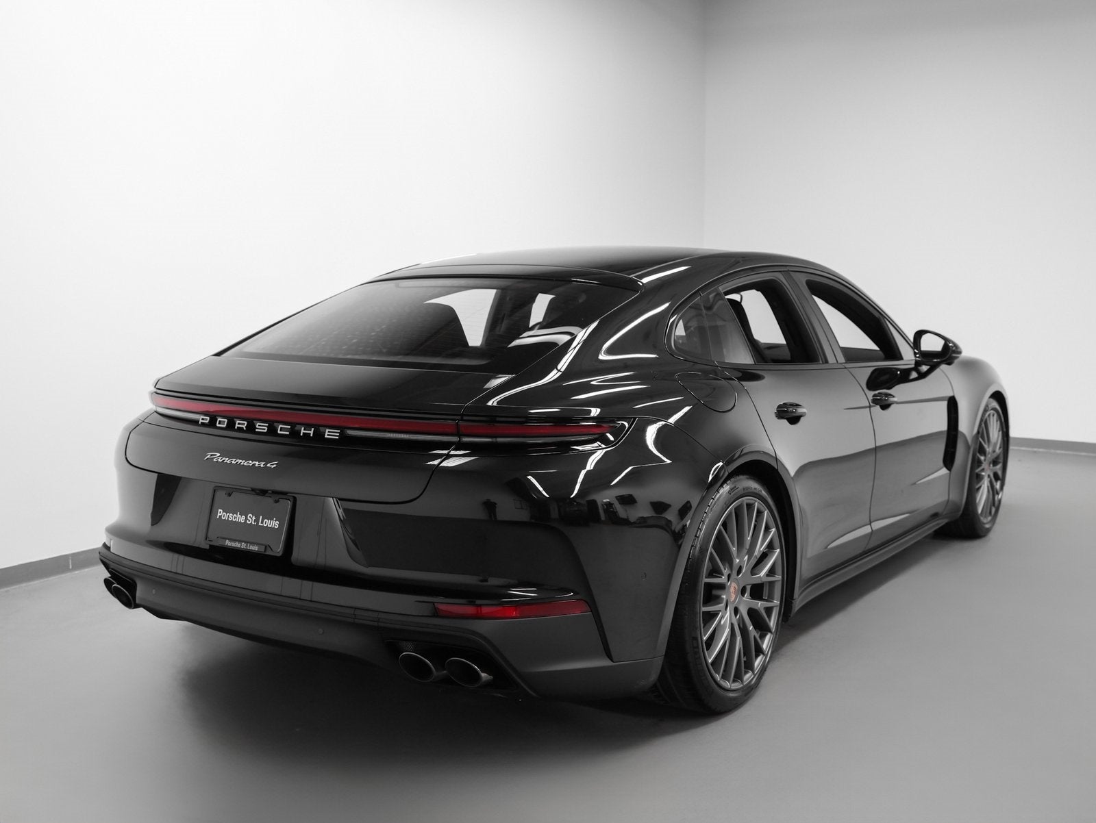2026 Porsche Panamera 4