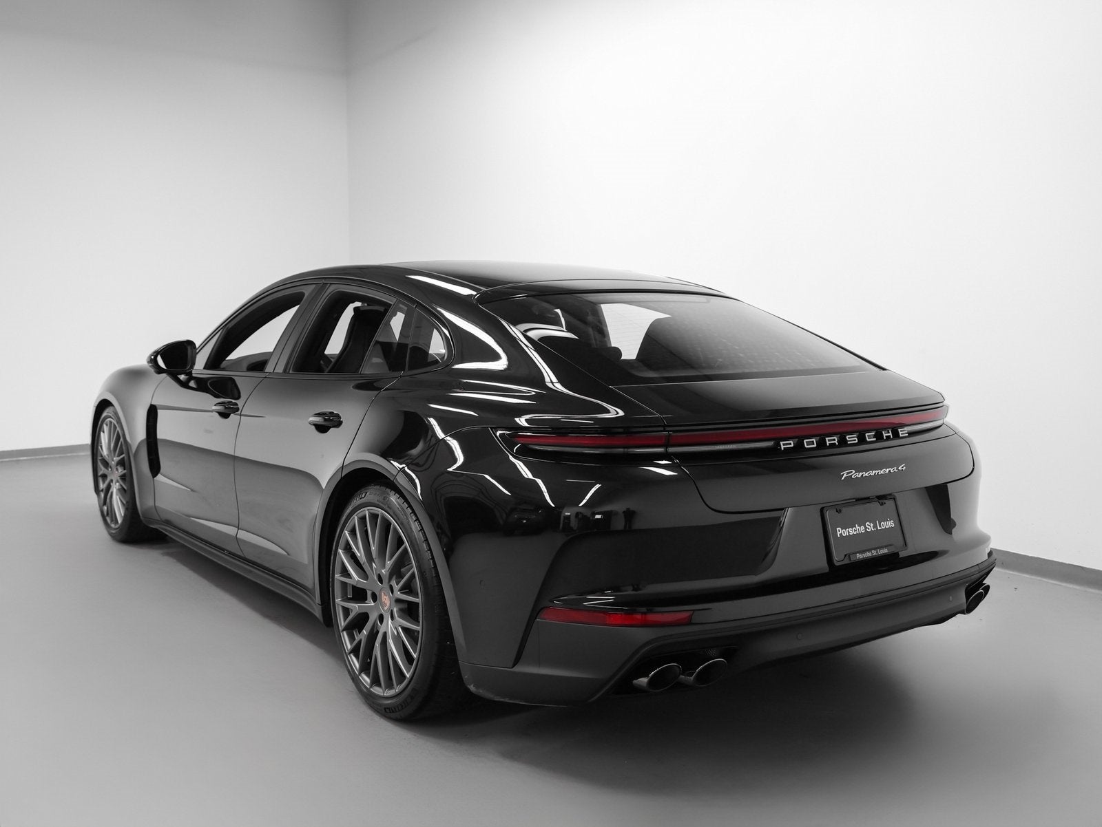 2026 Porsche Panamera 4