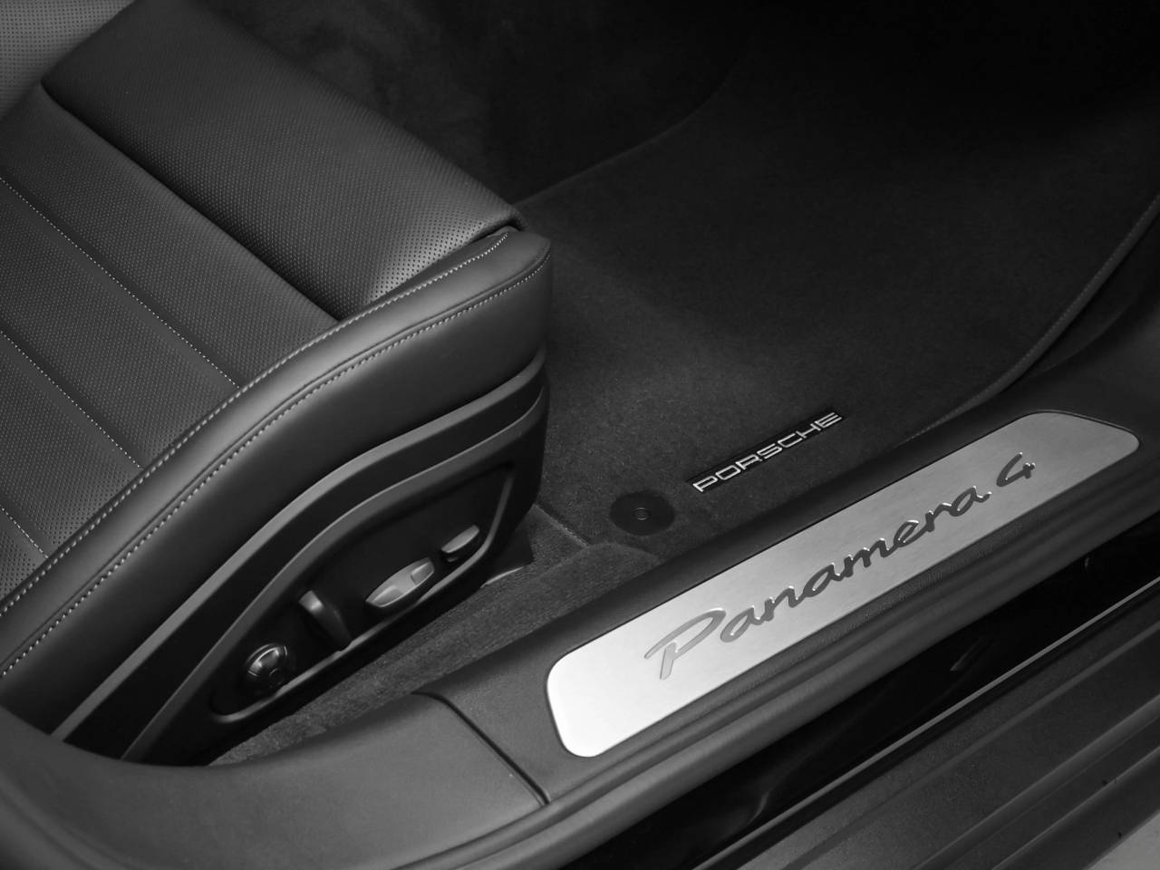 2026 Porsche Panamera Panamera 4