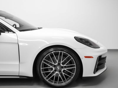 2026 Porsche Panamera 4