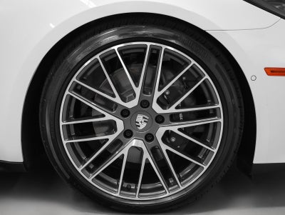 2026 Porsche Panamera 4