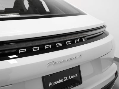 2026 Porsche Panamera 4