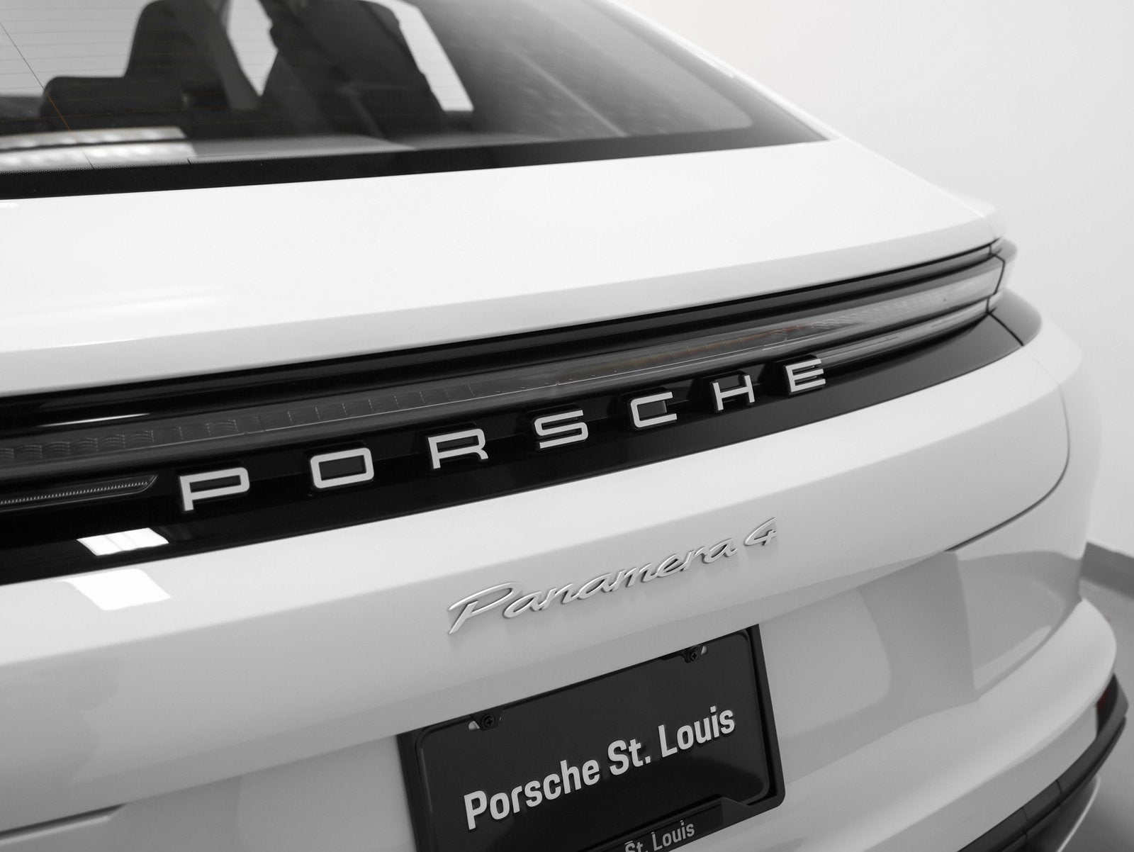 2026 Porsche Panamera 4