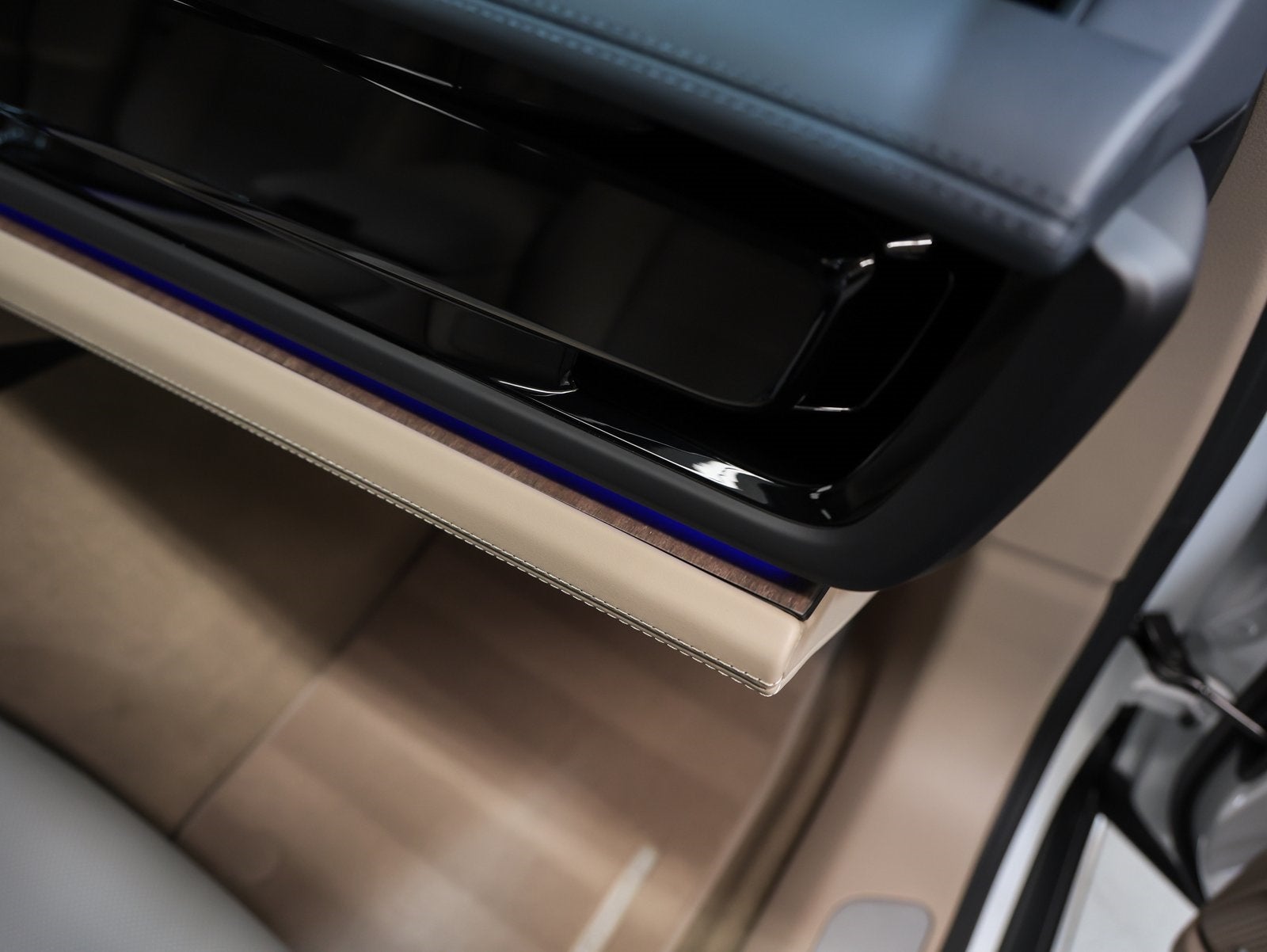 2026 Porsche Panamera 4