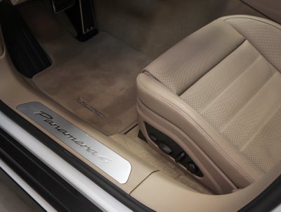 2026 Porsche Panamera 4