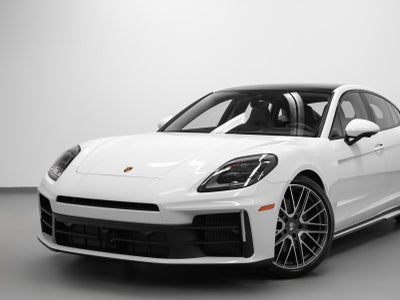 2026 Porsche Panamera 4