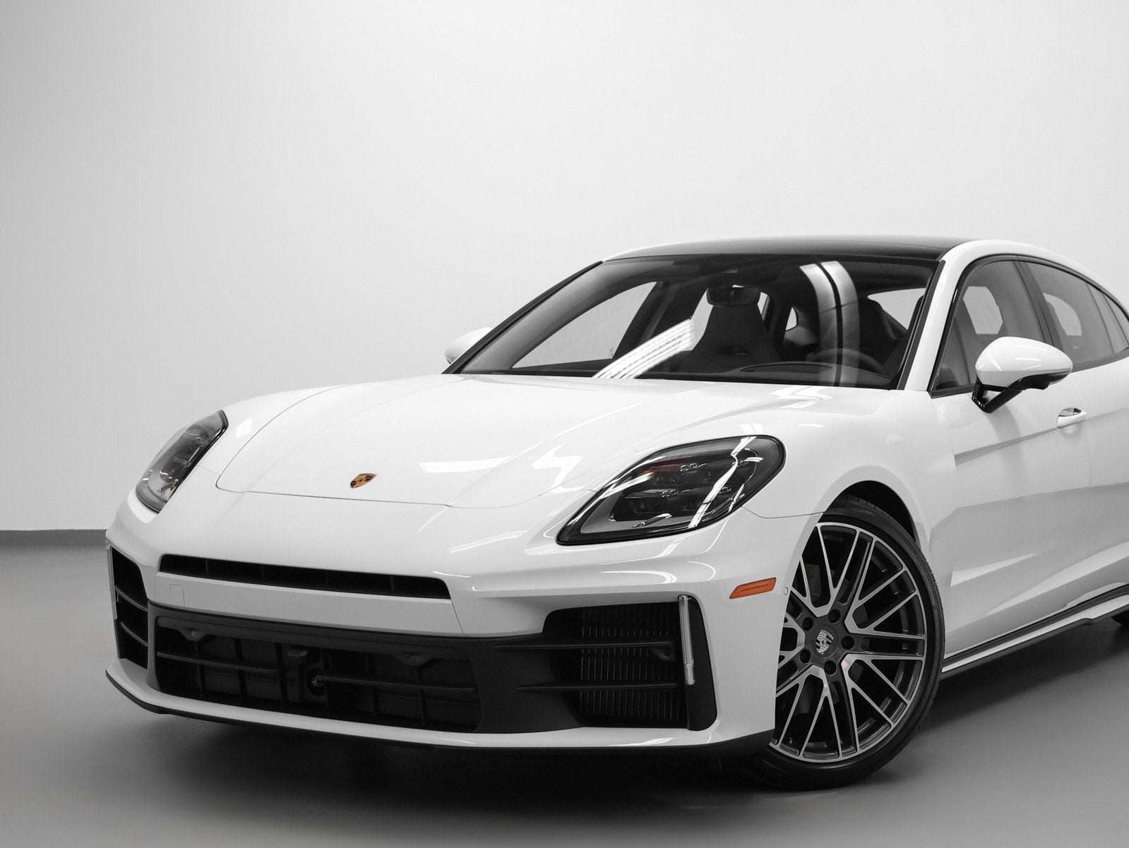 2026 Porsche Panamera 4