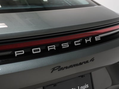 2026 Porsche Panamera 4