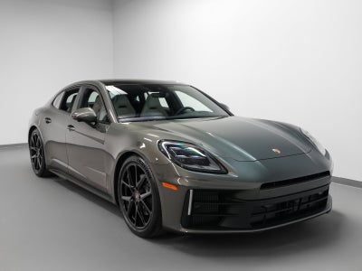 2026 Porsche Panamera 4