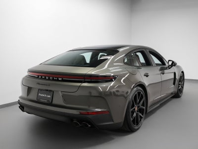 2026 Porsche Panamera 4
