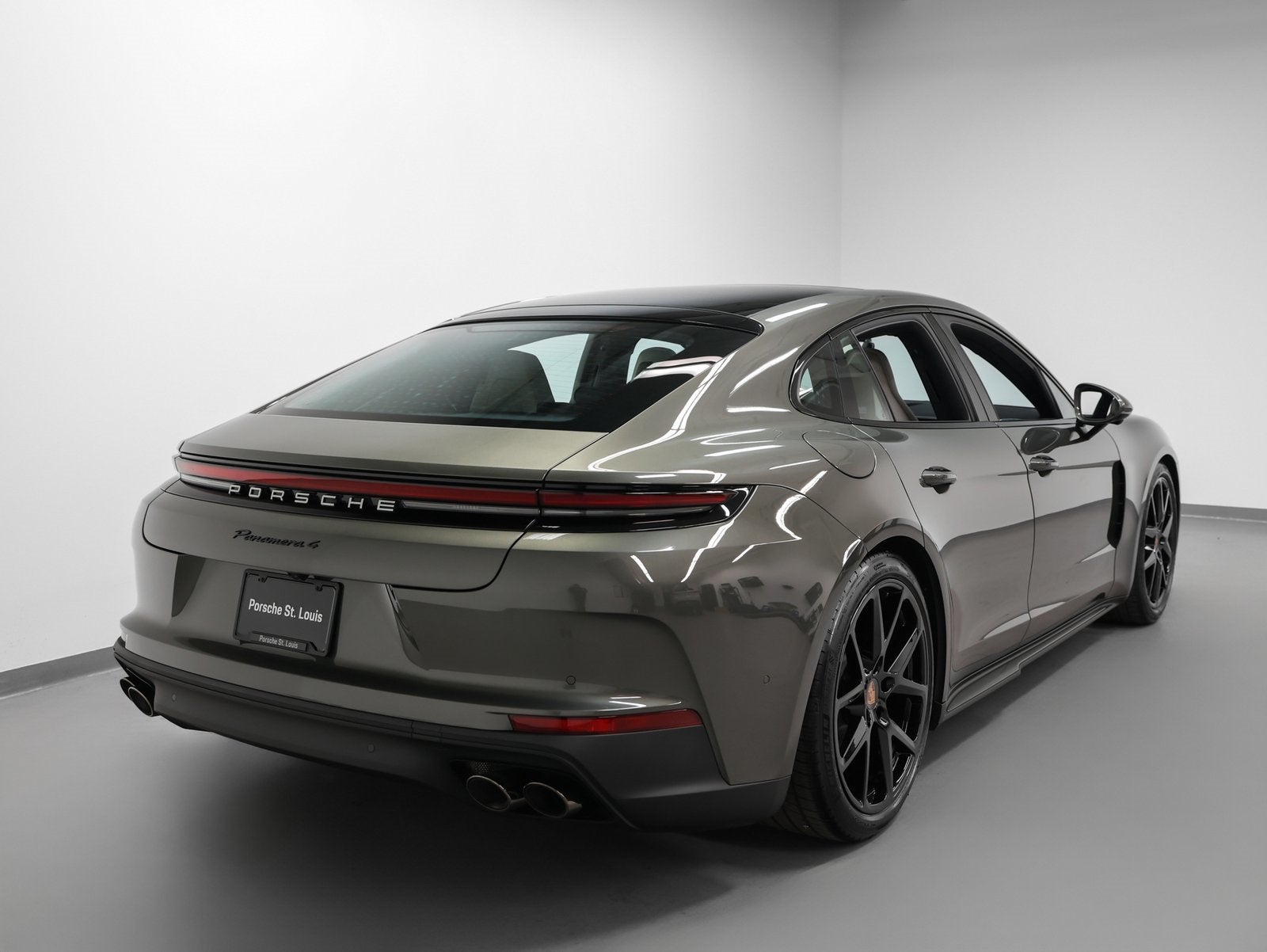 2026 Porsche Panamera 4