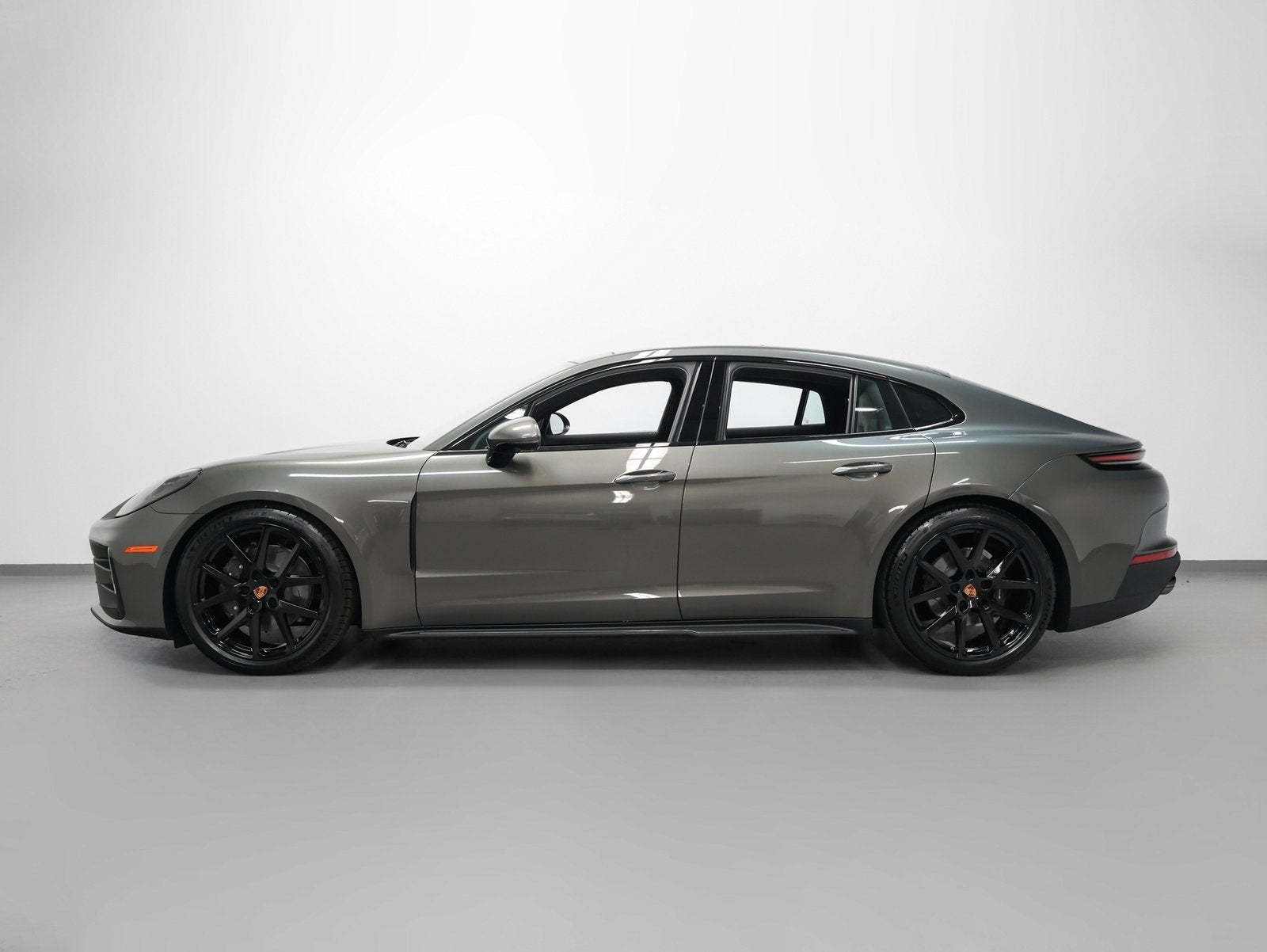2026 Porsche Panamera 4