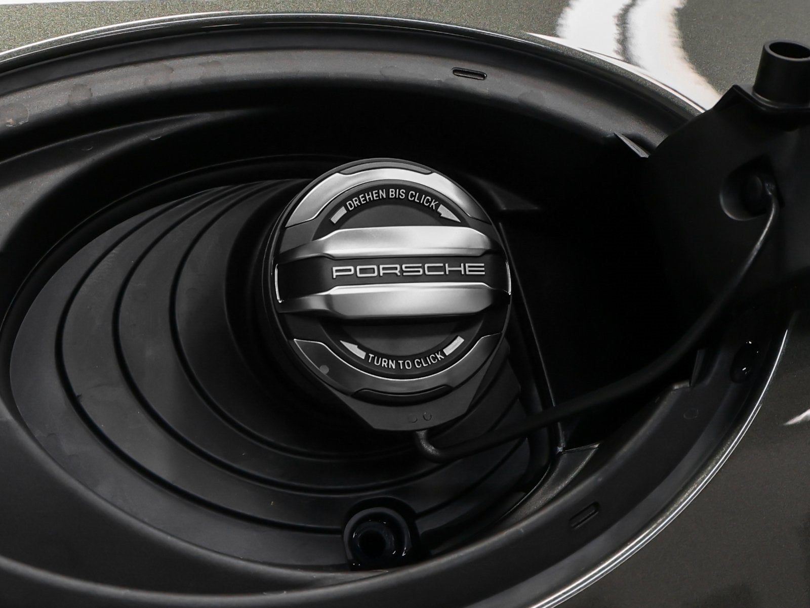 2026 Porsche Panamera 4