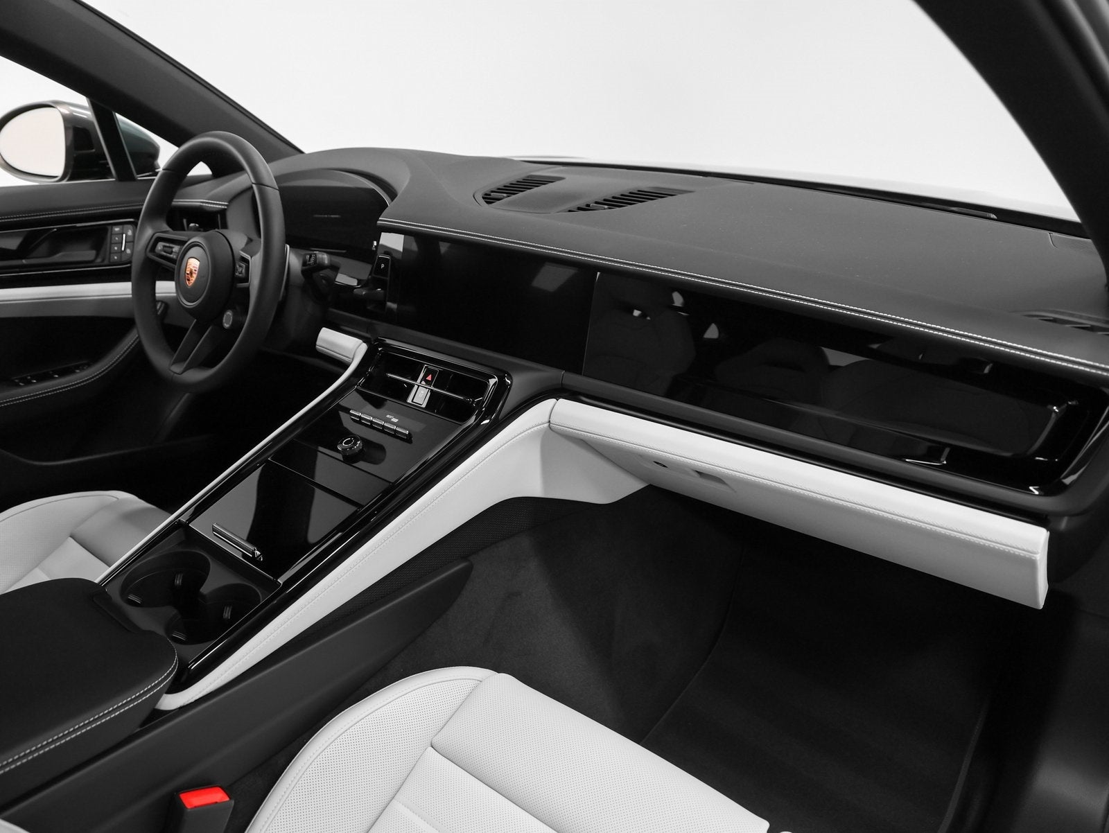 2026 Porsche Panamera 4