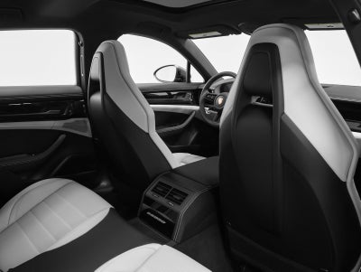 2026 Porsche Panamera 4