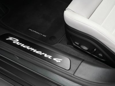 2026 Porsche Panamera 4