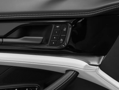 2026 Porsche Panamera 4