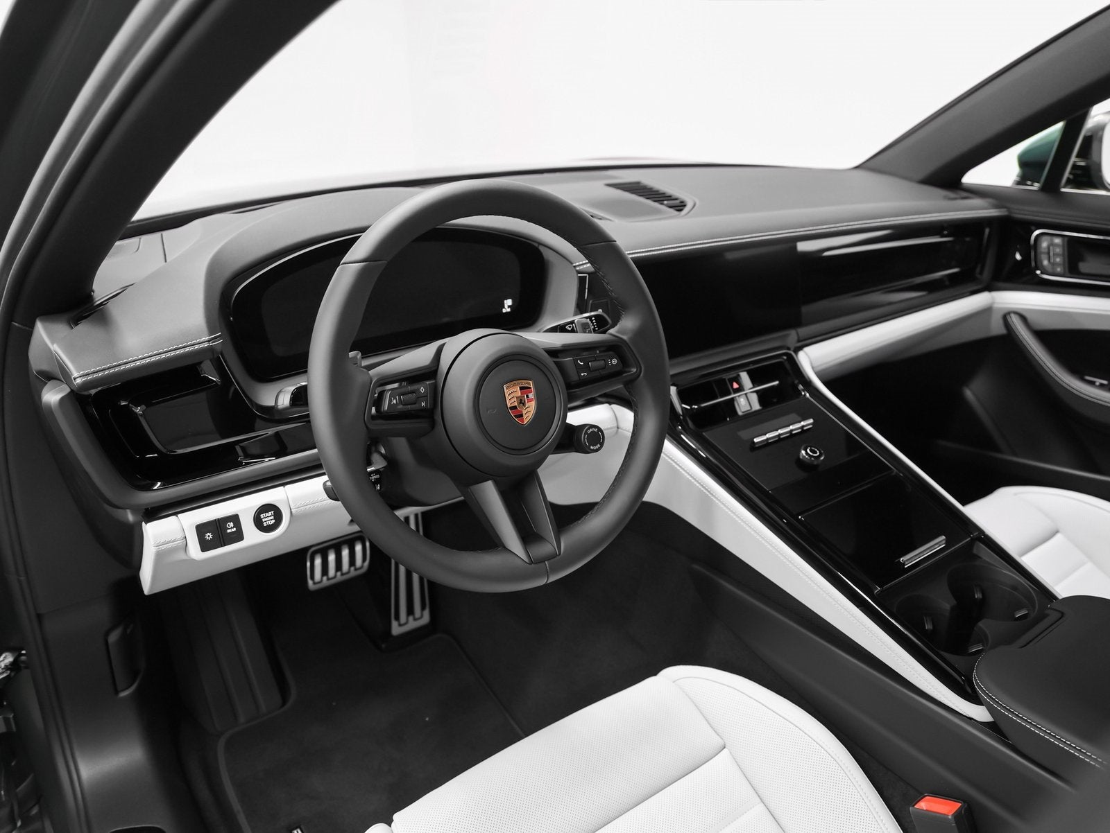 2026 Porsche Panamera 4