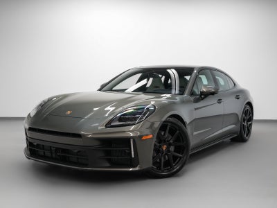 2026 Porsche Panamera 4