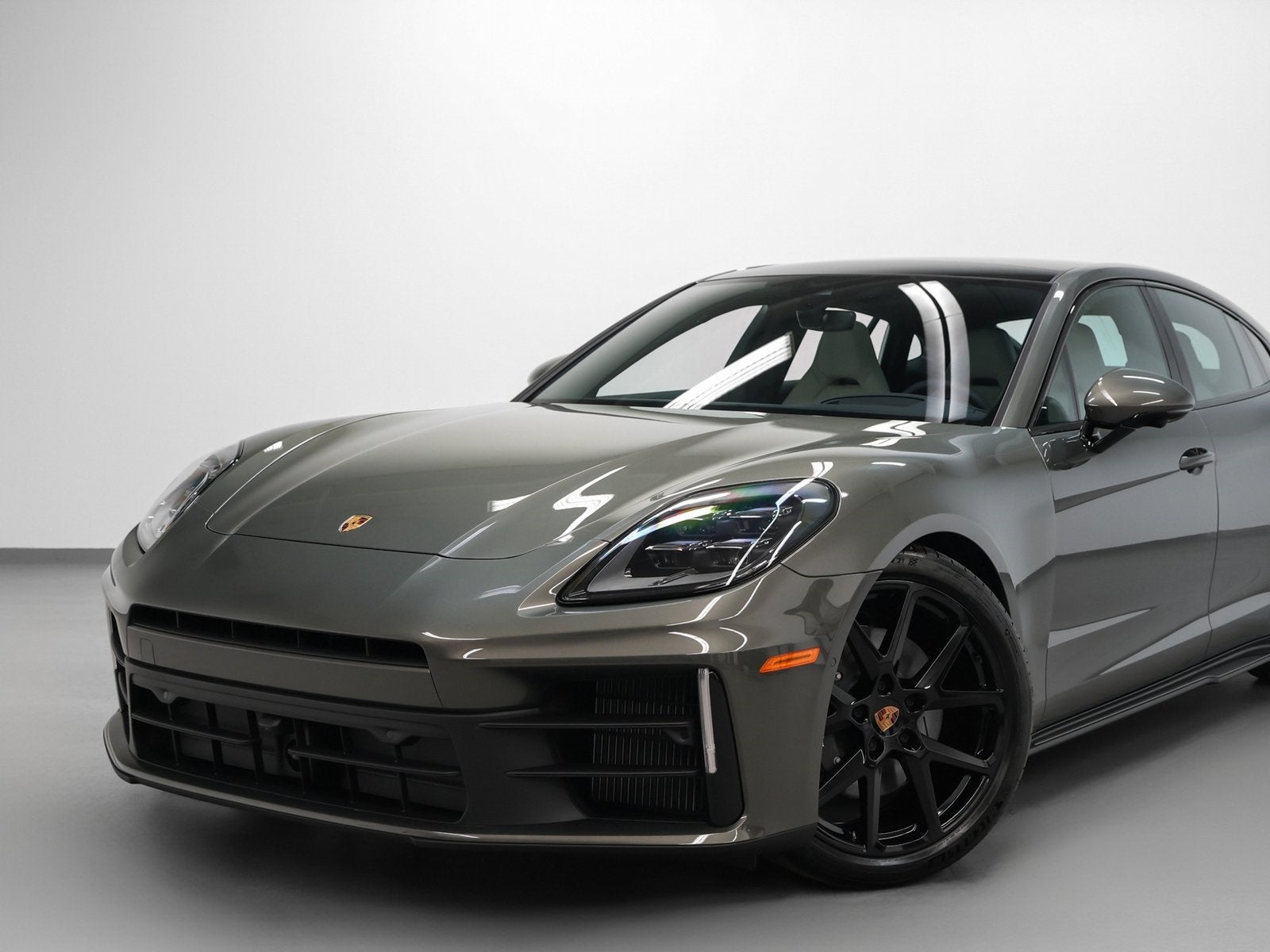 2026 Porsche Panamera 4