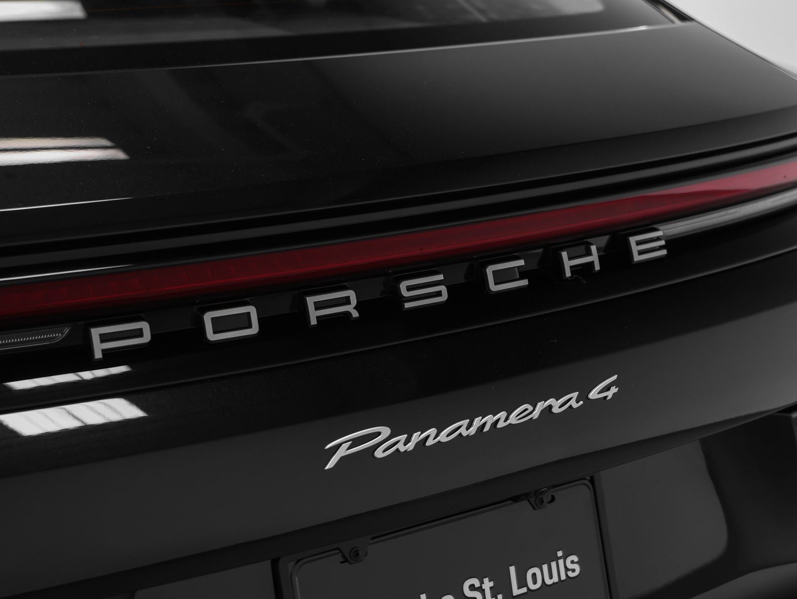 2026 Porsche Panamera 4