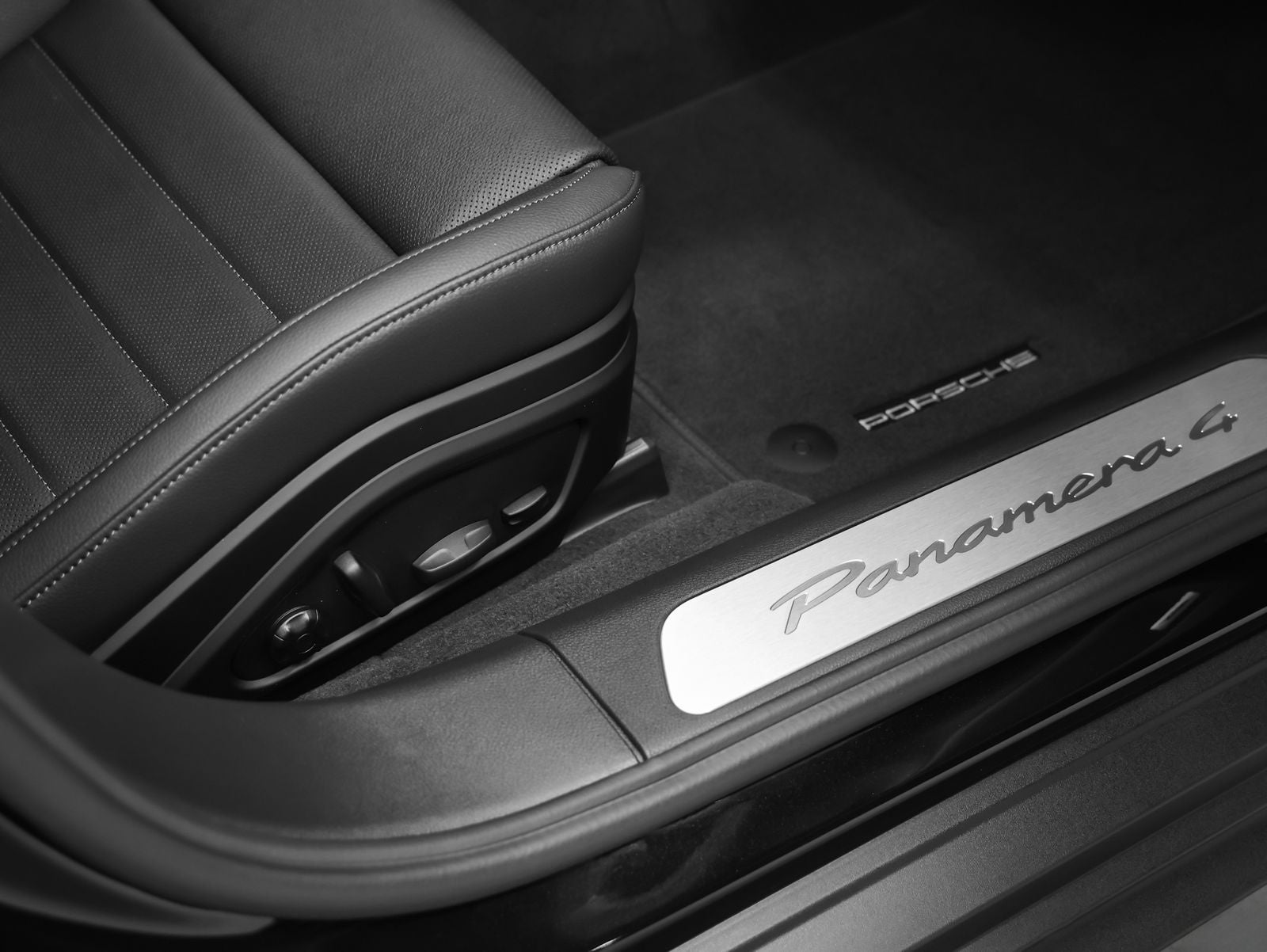 2026 Porsche Panamera 4