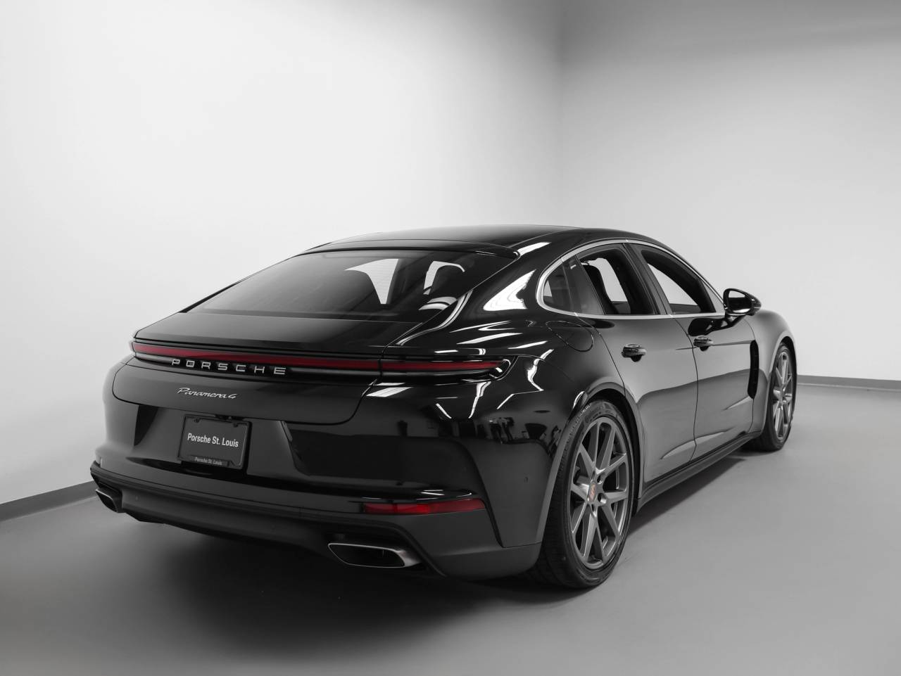 2026 Porsche Panamera 4