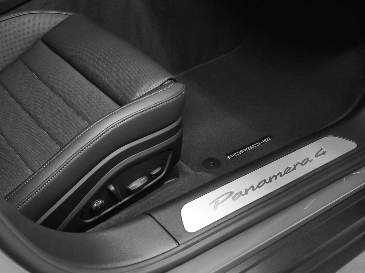 2026 Porsche Panamera Panamera 4