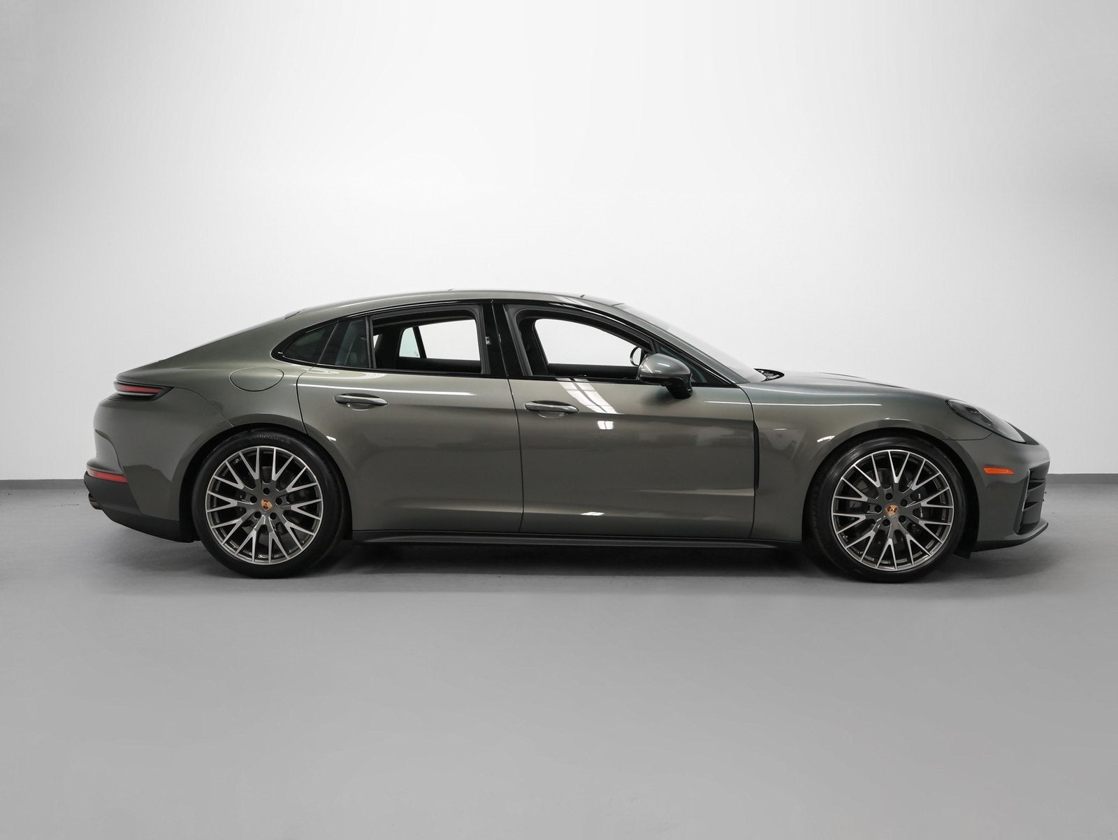 2026 Porsche Panamera 4