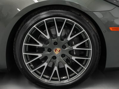 2026 Porsche Panamera 4