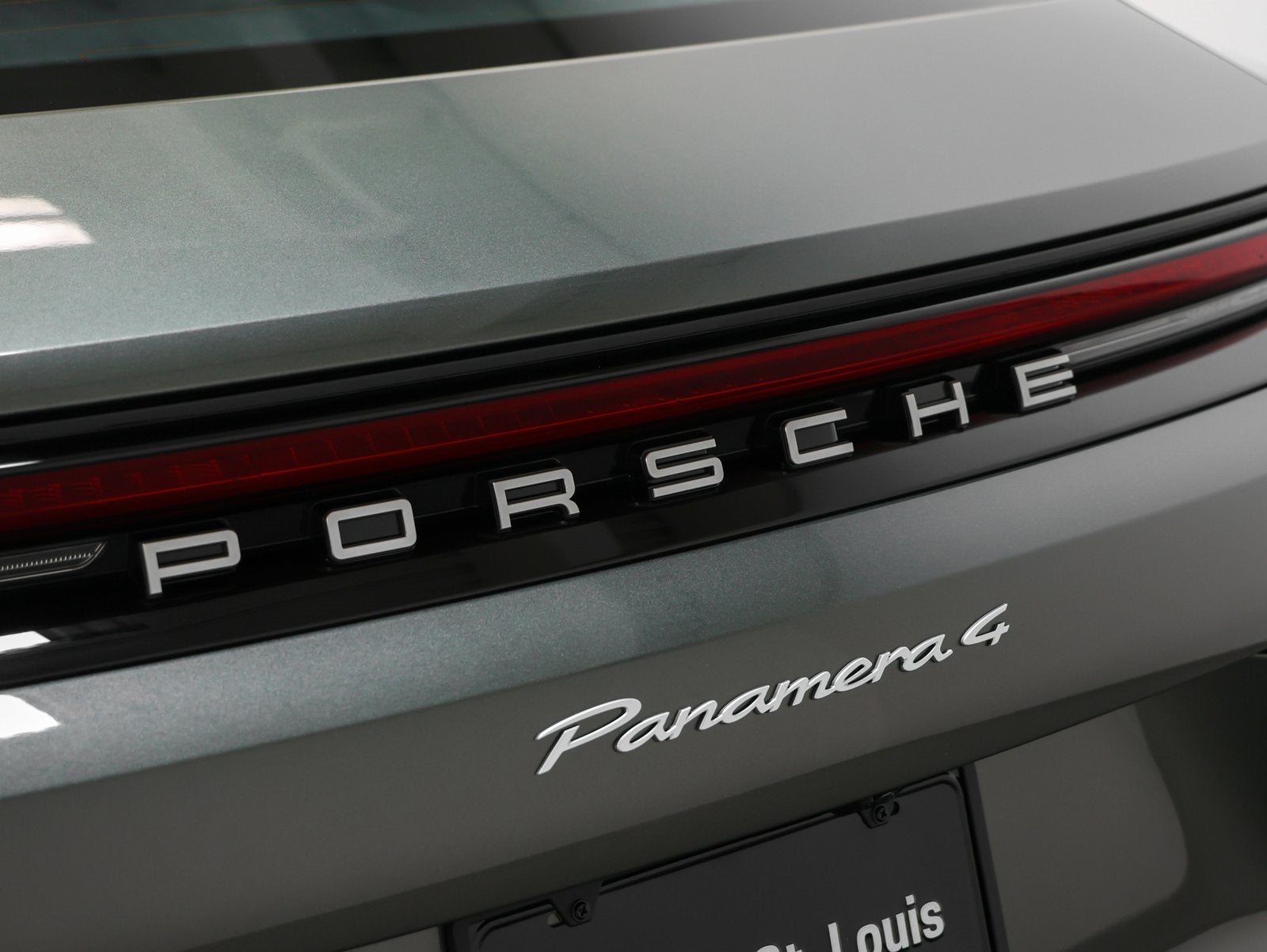 2026 Porsche Panamera 4